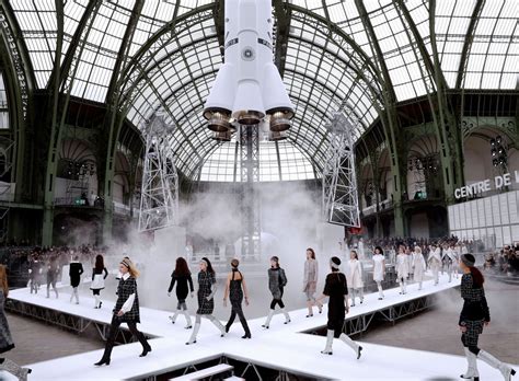chanel display paris